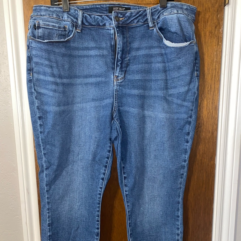 Judy Blue Shark Bite Jeans